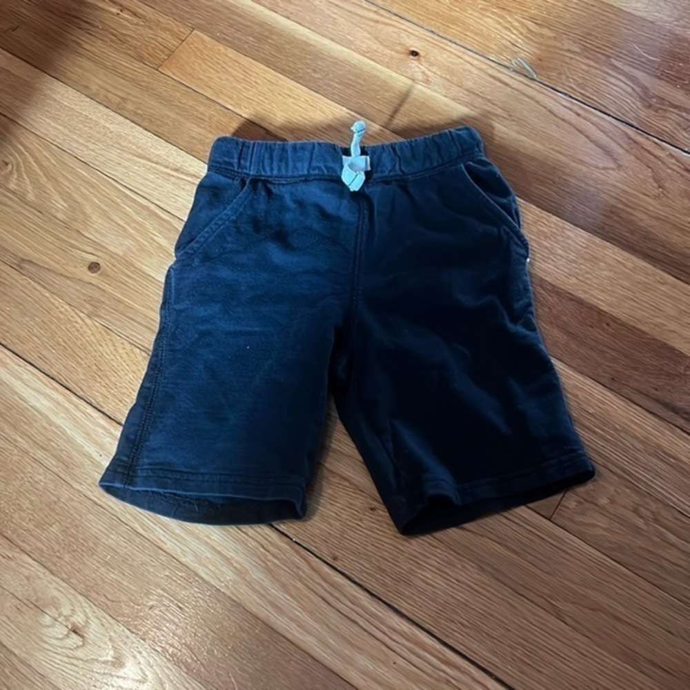 Carters kids size 6 black sweat shorts fit it 5T maybe 4T